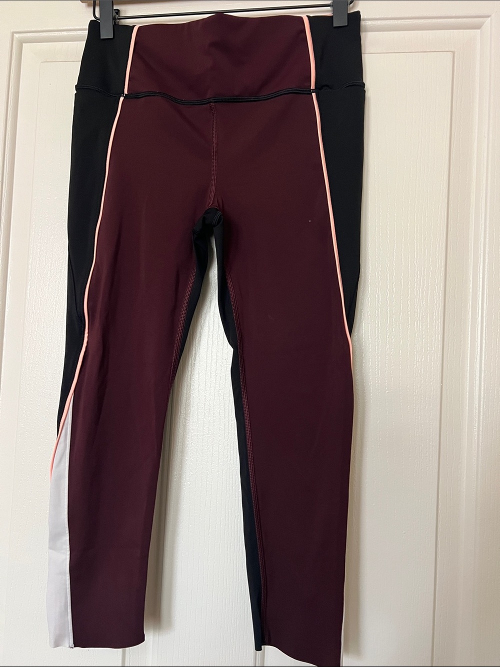 Athleta burgundy capri with light pink waist